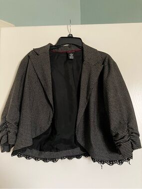 torrid Black and White Houndstooth Cropped Blazer